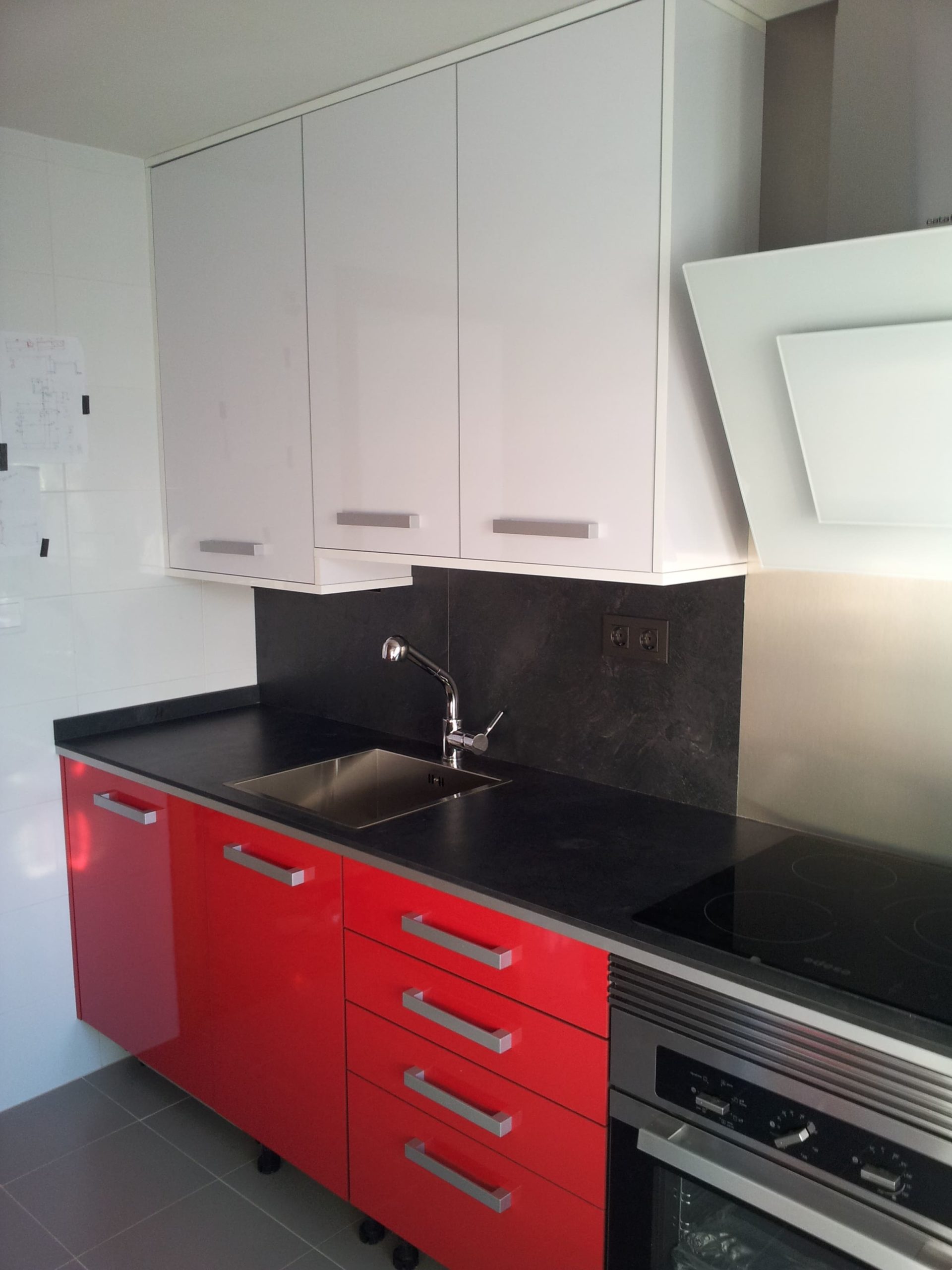 COCINA FORMICA ROJO- BLANCO -CRISTINA- Muebles Arranz